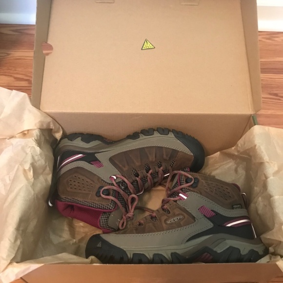 Women’s Keen Targhee III Mid Waterproof Hiking Boots - Picture 4 of 5